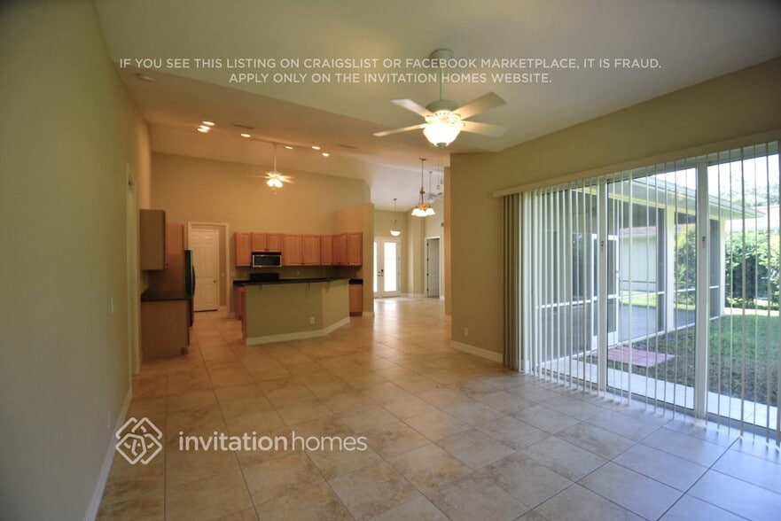 Building Photo - 4392 Skyway Ave