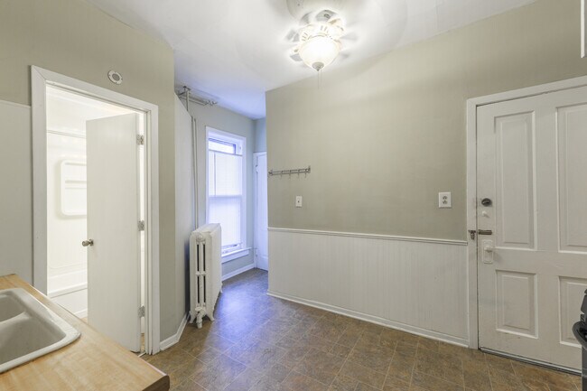 Building Photo - 4849 Vincent Ave S