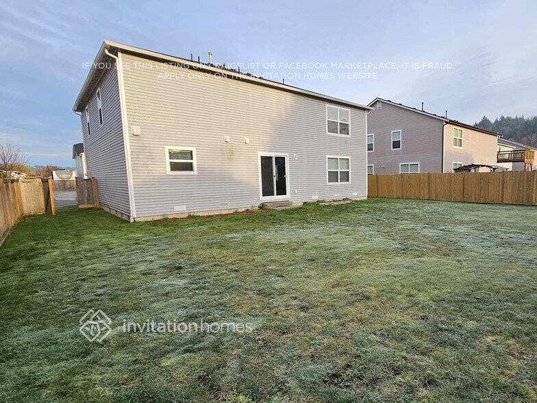 Building Photo - 114 Roberts St NE