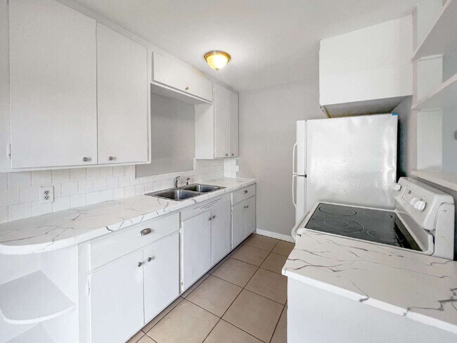 Building Photo - 9861 Orange River Blvd