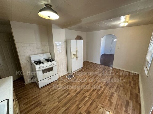 Building Photo - 2115 N 40 St