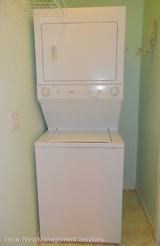 Building Photo - 2 br, 1.5 bath House - 9972 Delicate Dew S...