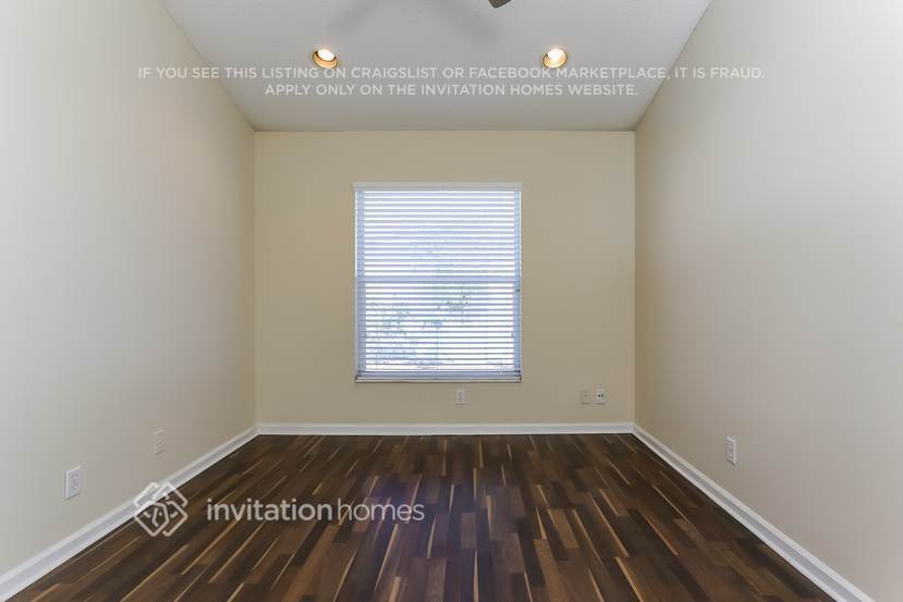 Building Photo - 1369 Fairfax Cir E