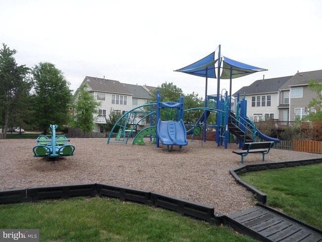 Building Photo - 45788 Smoketree Terrace
