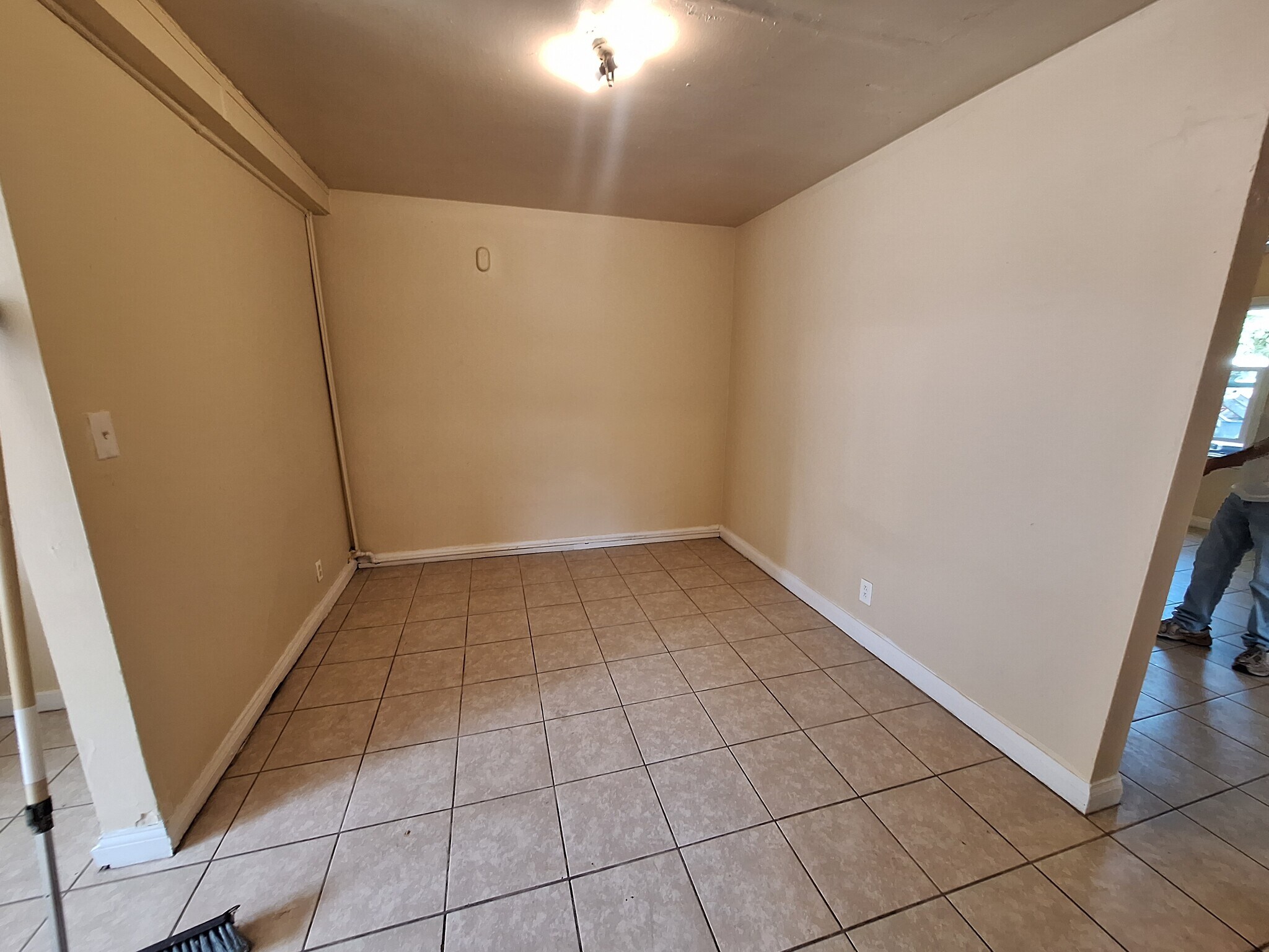 Building Photo - 1743 Sonne Ave