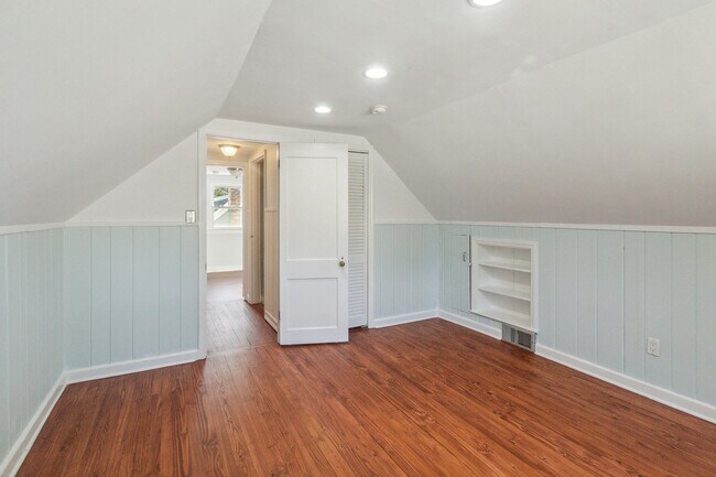 Building Photo - 1519 Boulevard