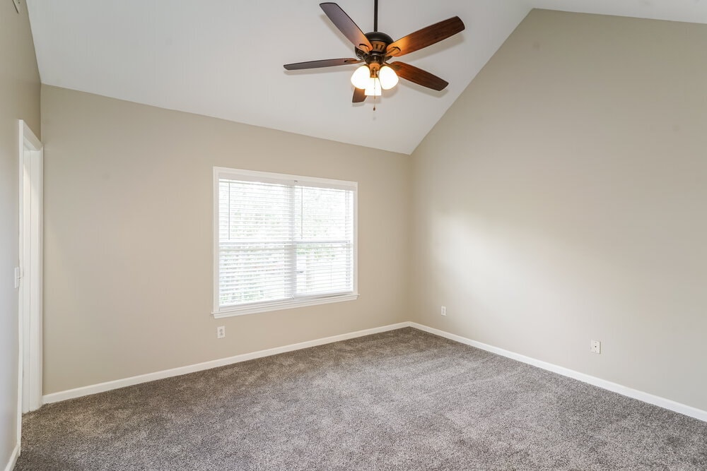 Building Photo - 2817 Sutherland Dr