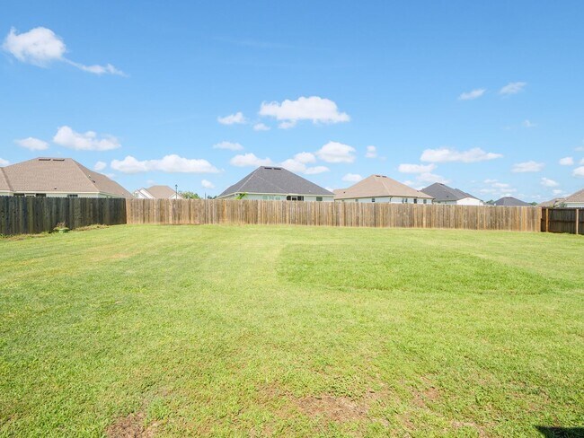 Building Photo - 3960 Landings Cir