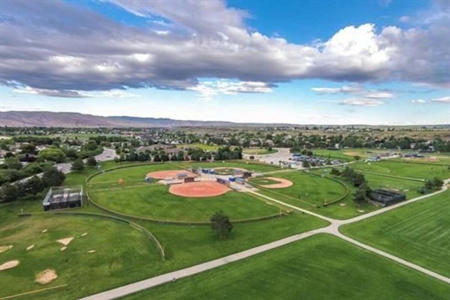 Building Photo - 2416 S Tiger Lily Dr