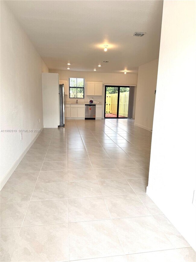 Building Photo - 359 NE 16th St