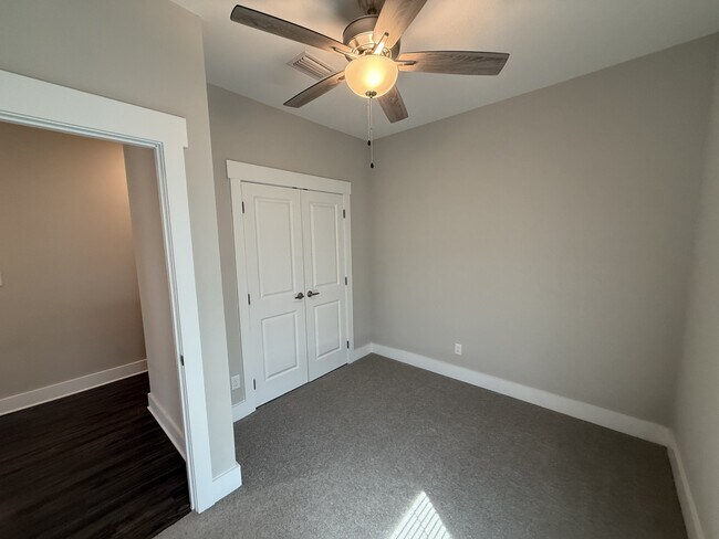 Building Photo - 202 Date Palm Lane