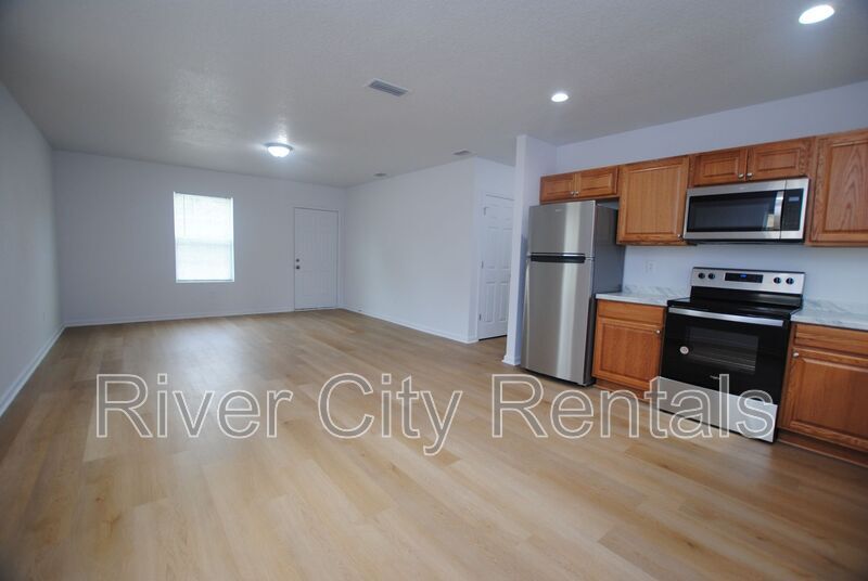 Building Photo - 5621 Overlook Dr E