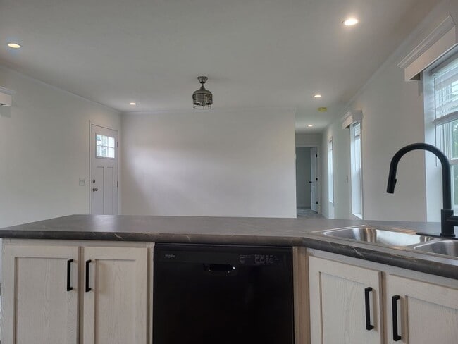 Building Photo - 43 Partridge Ln