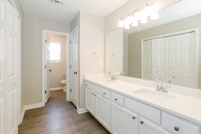 Building Photo - 1060 Navaho Trail