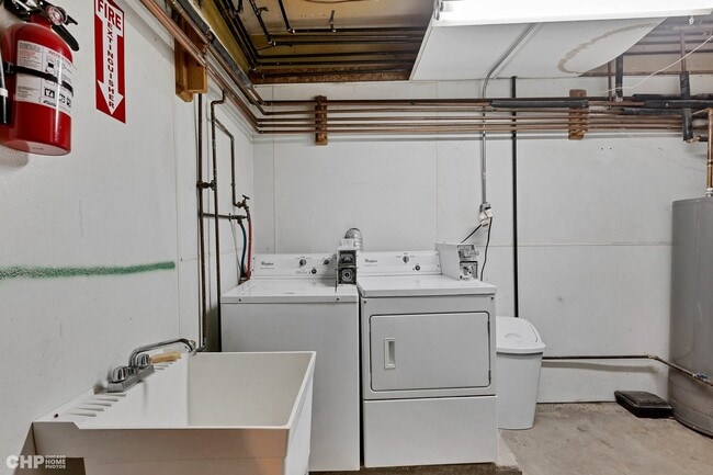 Building Photo - 2610 W Rice St