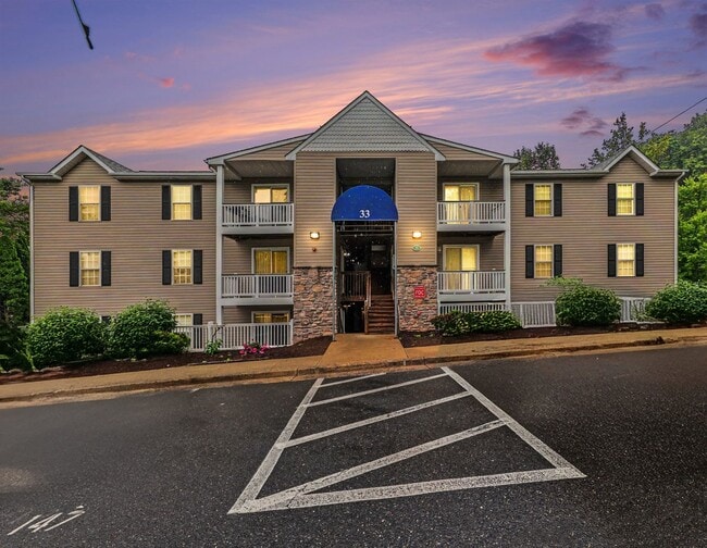 Building Photo - 33 Fern Oak Cir