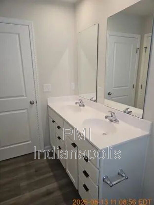 Building Photo - 1854 Cascades Dr
