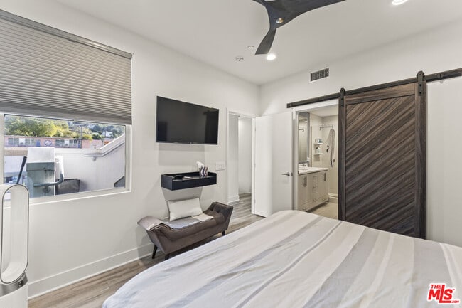 Building Photo - 2201 Polyscope Pl