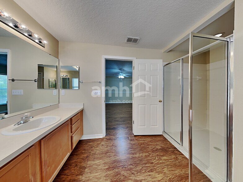 Building Photo - 4012 Waltham Forest Dr