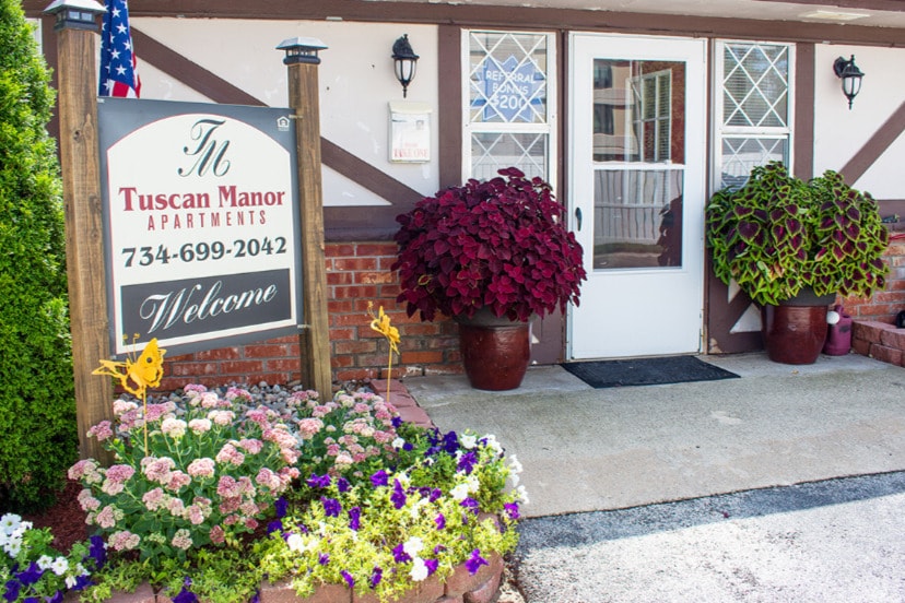 Tuscan Manor Apartments 250 Henry Ave Belleville MI 48111 Apartment