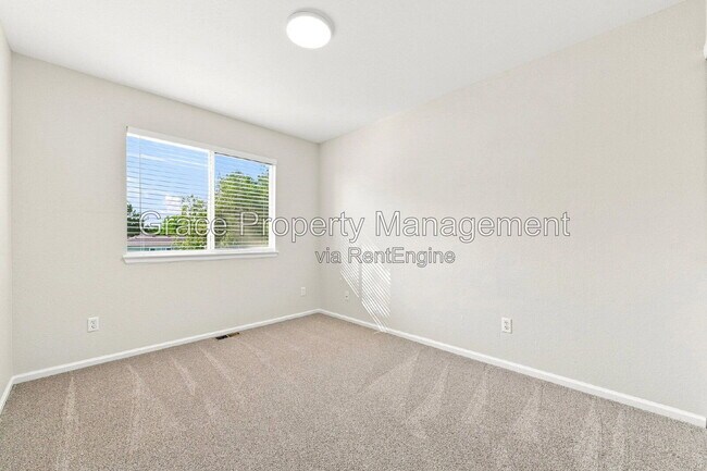 Building Photo - 16041 Bluebonnet Dr