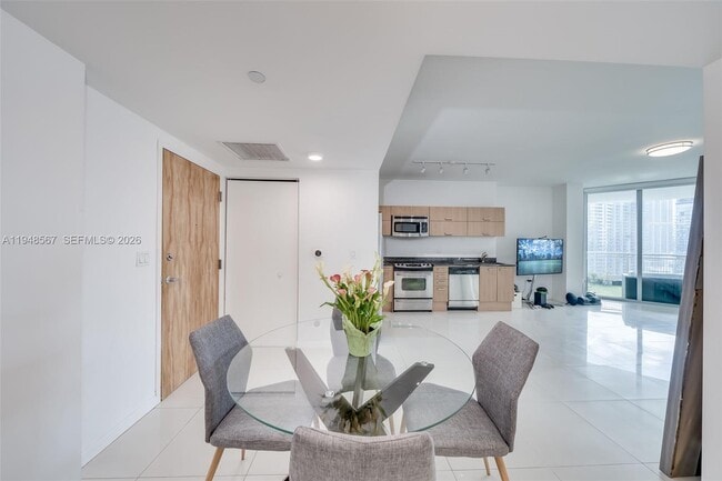 Building Photo - 350 S Miami Ave