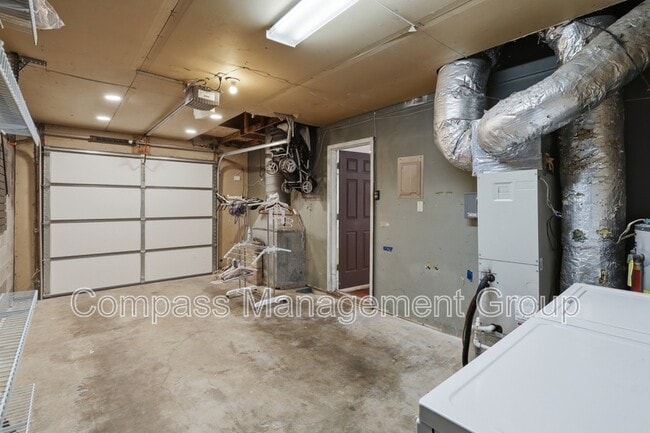 Building Photo - 7668 Chatham Cir NW