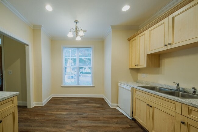 Building Photo - 8 Hydrangea Ct