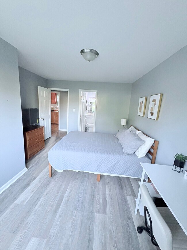 Building Photo - 5501 Meadow Run
