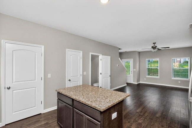 Building Photo - 1017 Glen Marcus Dr