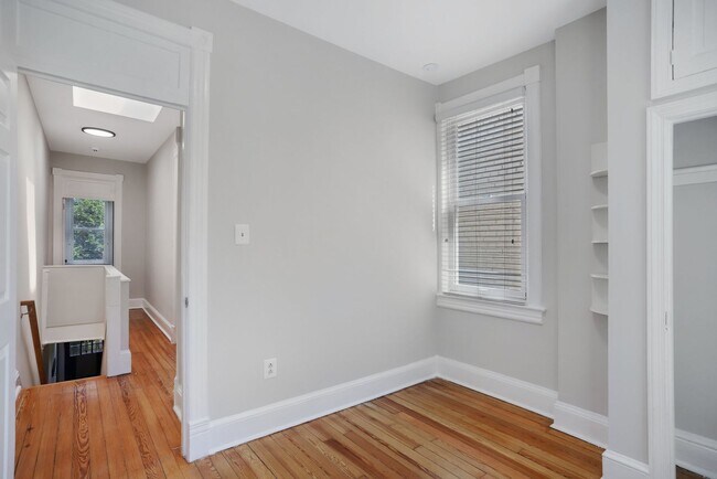 Building Photo - Charming Capitol Hill House| Don't miss the 3D-TOUR!