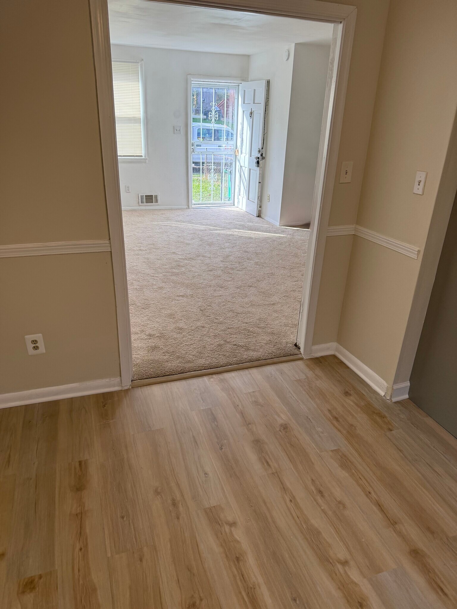 Dining Area - 828 Maury Ave