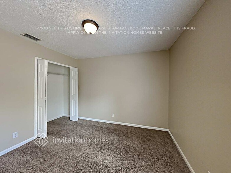 Building Photo - 1727 Blue Ridge Dr