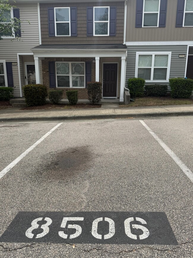 Building Photo - 8506 Quarton Dr