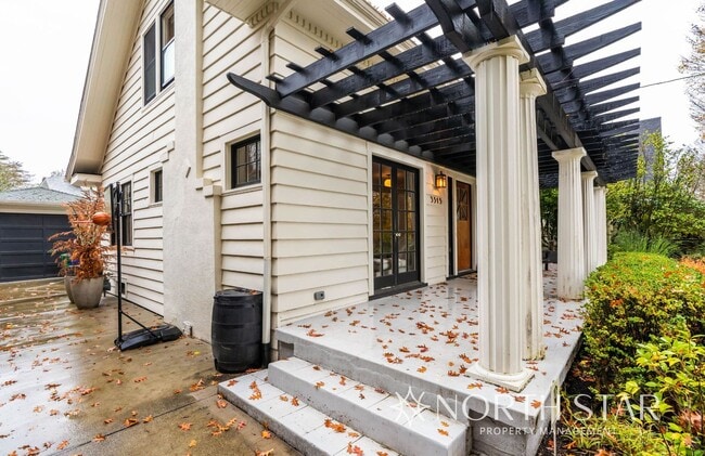 Building Photo - Classic Portland Home Heart of Irvington