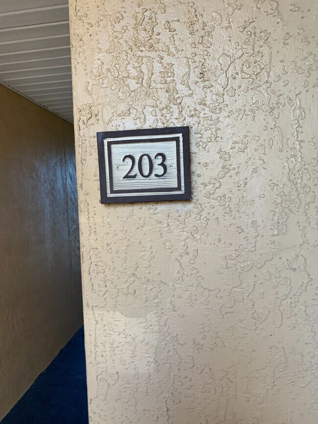 Building Photo - 8939 Latrec Ave