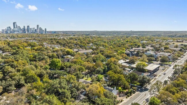 Building Photo - 2612 Bridle Path