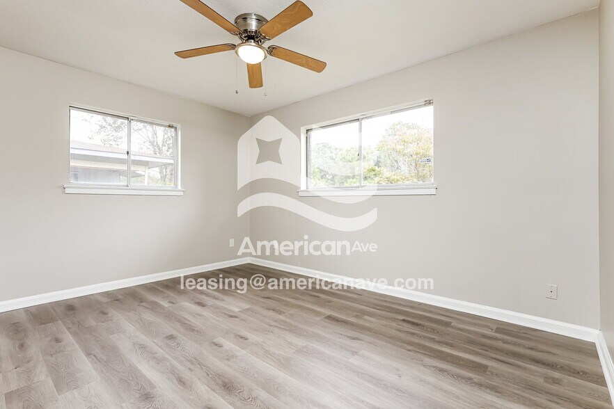 Building Photo - 1033 Quincy Dr