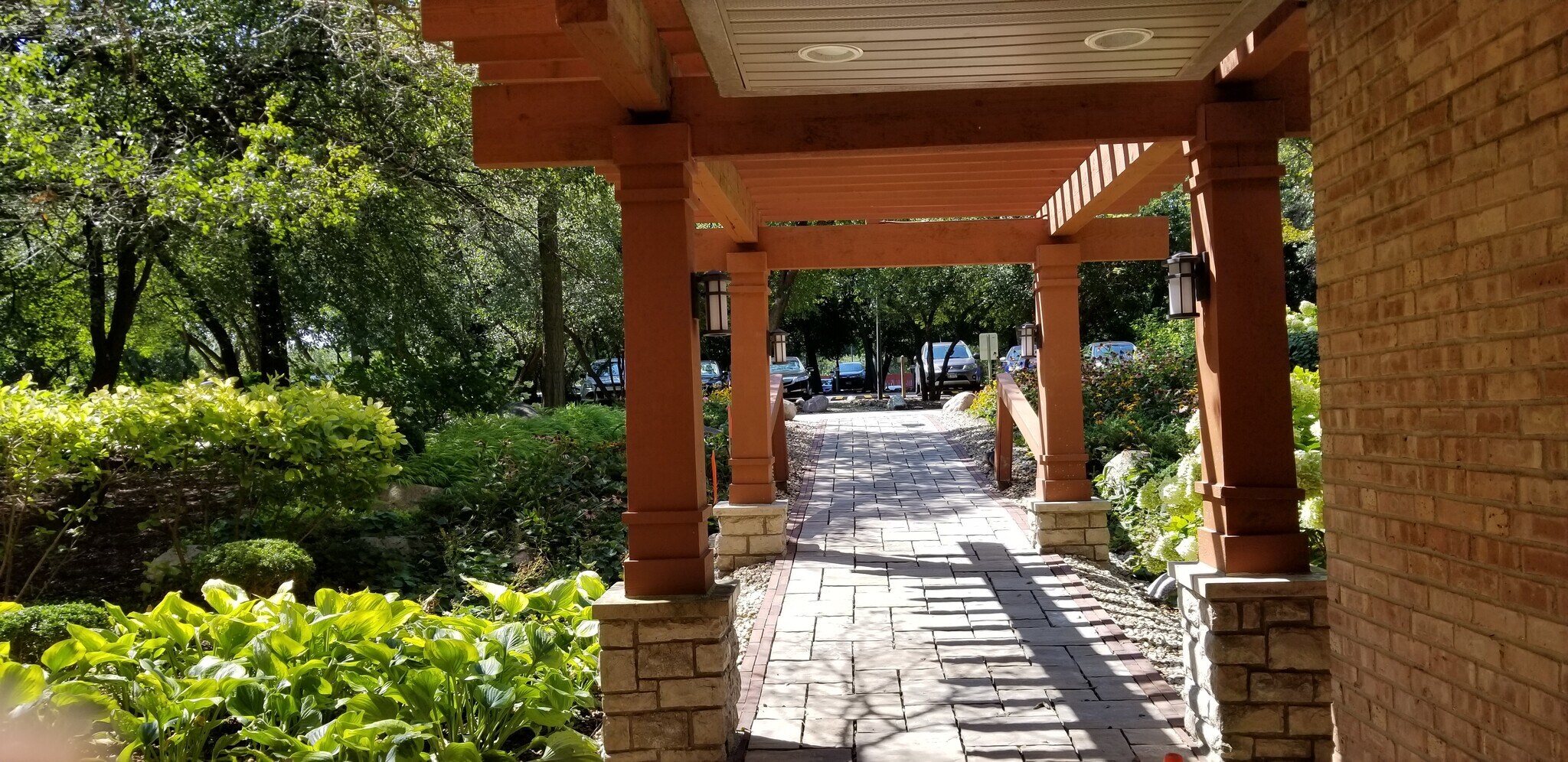 Building Photo - 6020 Oakwood Dr