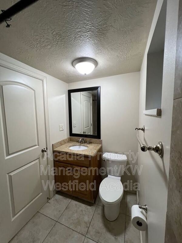 Building Photo - 315 E 600 S St