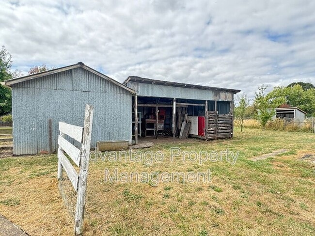 Building Photo - 2889 NW Gibson Hill Rd