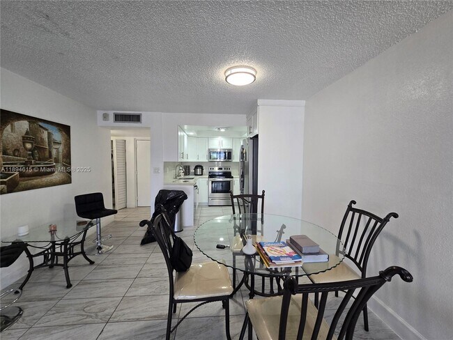 Building Photo - 10801 SW 109th Ct