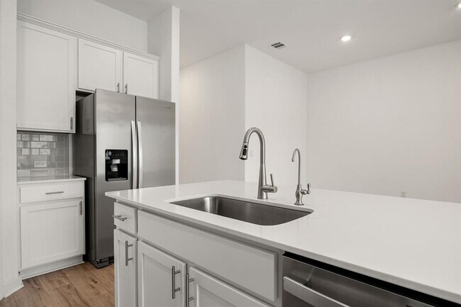 Building Photo - 904 Balsora Cv