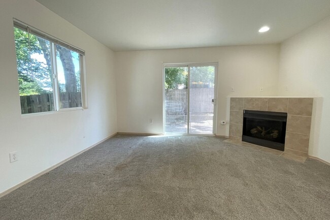 Building Photo - Fantastic Kenton Home with Central A/C, Wa...