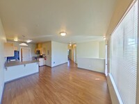 Building Photo - 1991 Oak St