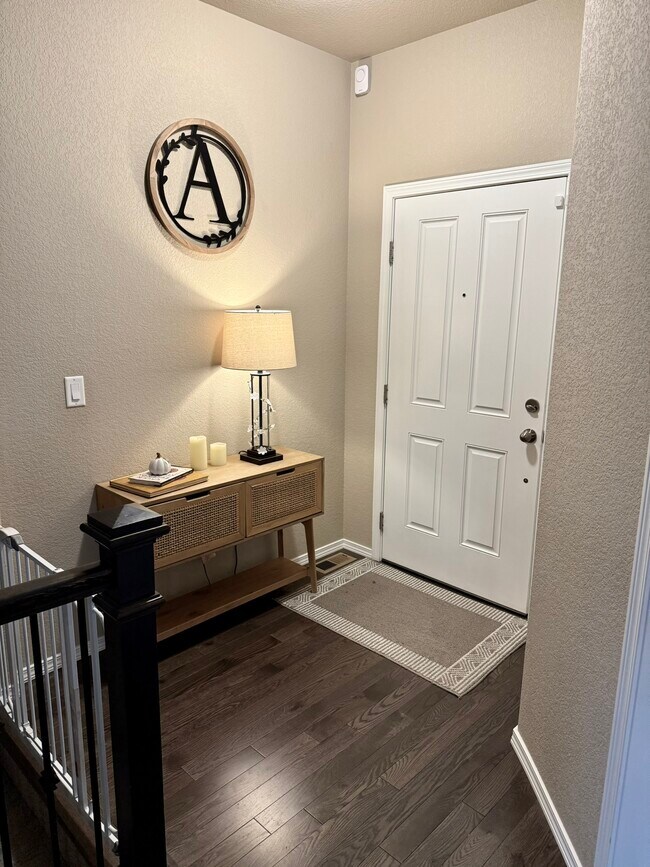 Building Photo - 9958 Golf Crest Dr