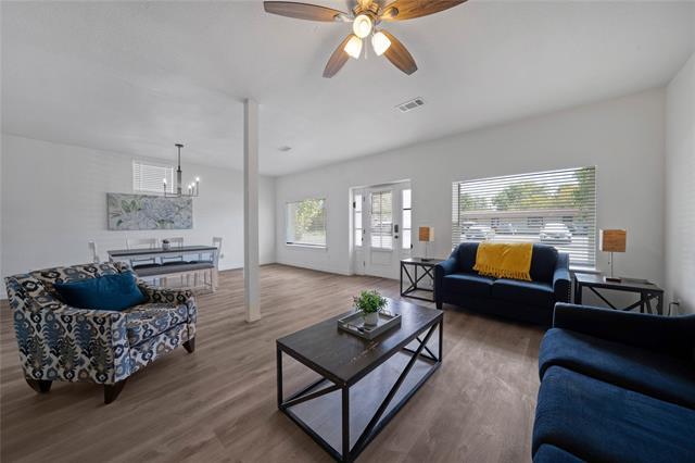 Building Photo - 1011 S Armstrong Ave