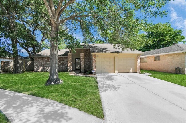 Primary Photo - 13734 Cologne Dr