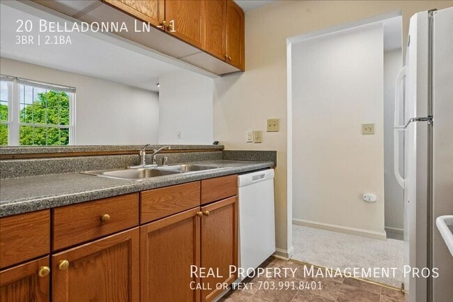 Building Photo - 20 Belladonna Ln