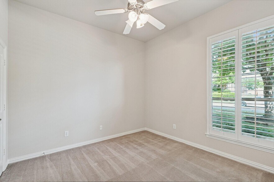 Building Photo - 4407 Lindenwood Dr